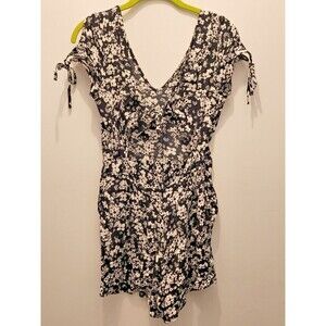 Express Romper Womens Size 4 Black White Floral Summer Vacation